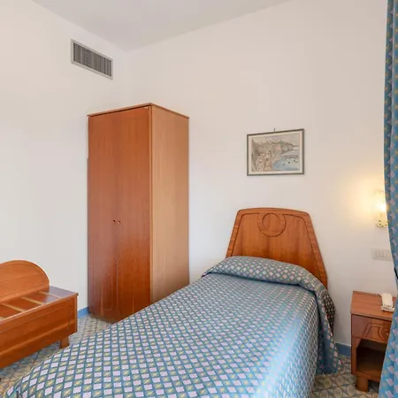 Ξενοδοχείο Eliseo Park's 4*