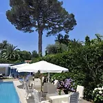 Eliseo Park's Otel 4*