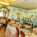 Eliseo Park's Otel