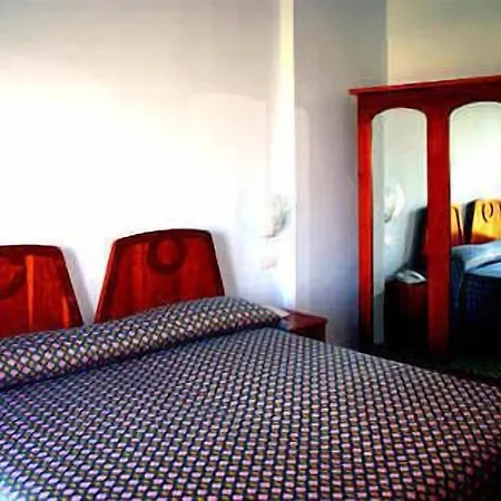 Eliseo Park's 4*