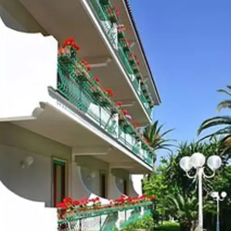 Eliseo Park's Hotel 4*