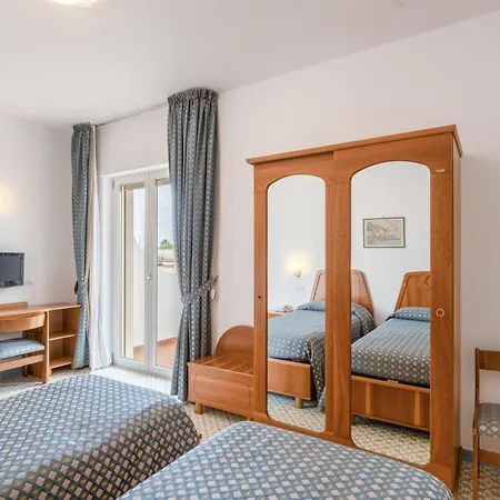 Eliseo Park's Hotel 4*