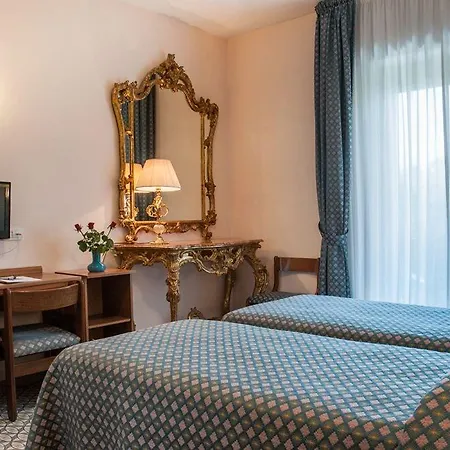 Eliseo Park's Hotel 4*