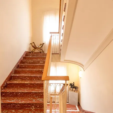 Eliseo Park's Hotell 4*